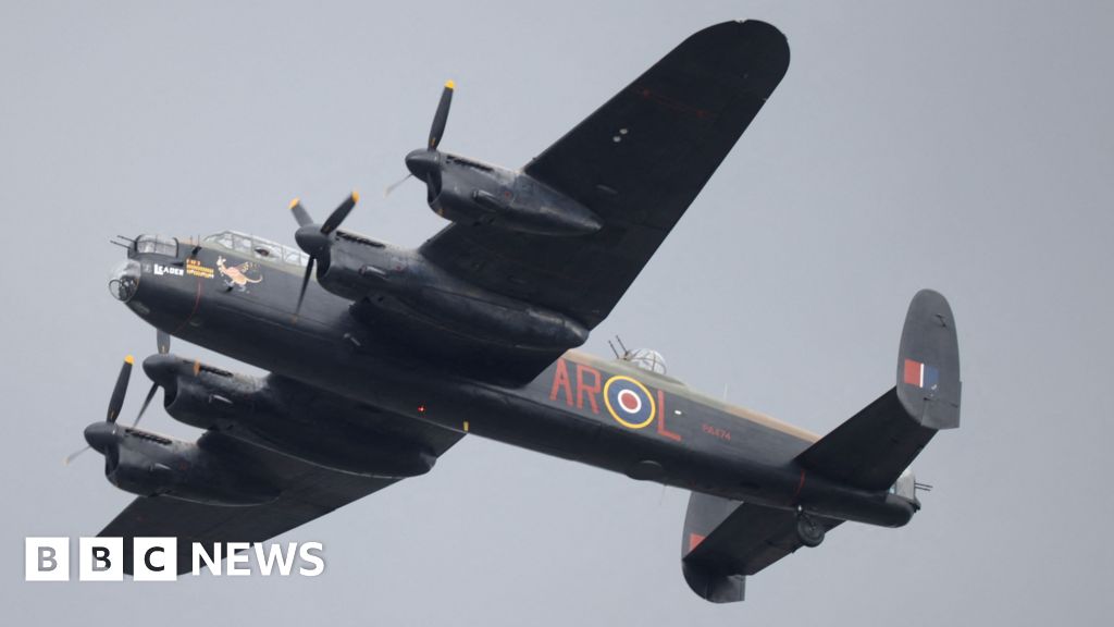 eb848d80 5f3a 11f0 b5c5 012c5796682d BBMF Lancaster sends emergency alert after suffering engine issue
