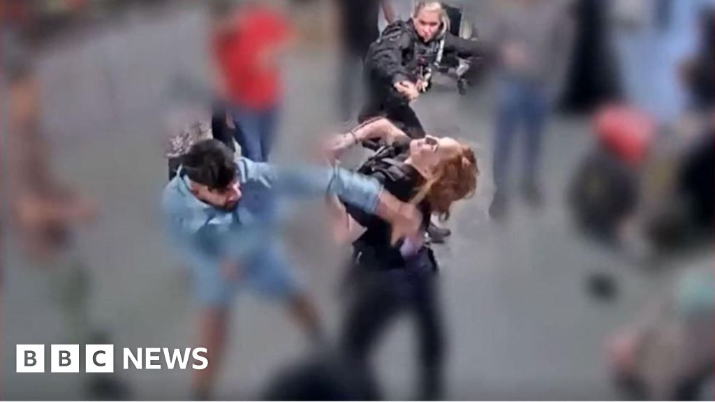 f50aedc0 5b54 11f0 a40e a1af2950b220 Jury shown CCTV of alleged assault on police at Manchester airport