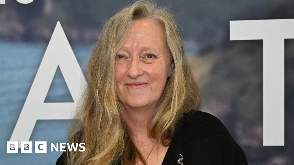 f5e98cd0 5ce7 11f0 b5c5 012c5796682d Raynor Winn hits back at claims she misled readers