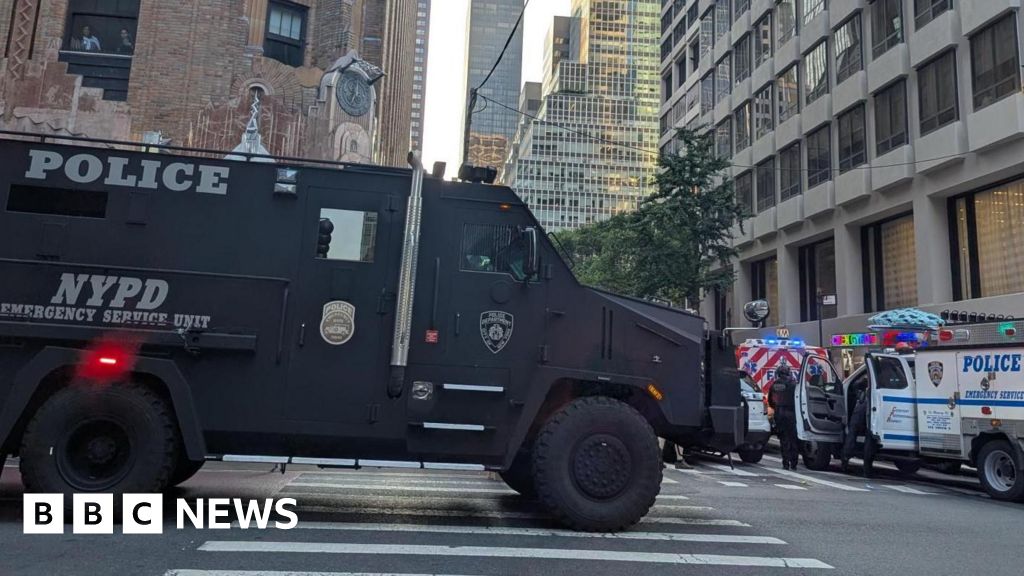 f97ffcc0 6c0b 11f0 9a0c 75133afd1c0e New York police respond to shots fired call in Midtown skyscraper