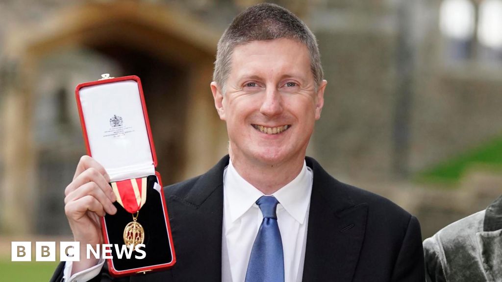fd230180 5c0f 11f0 af65 4b31fe04415f Stats boss quits as minister says new leadership needed