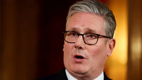 Lawyers warn Starmer recognising Palestinian state could break international law PA Media Prime Minister Sir Keir Starmer making a statement in Downing Street, London, following a Cabinet meeting to discuss the situation in Gaza.