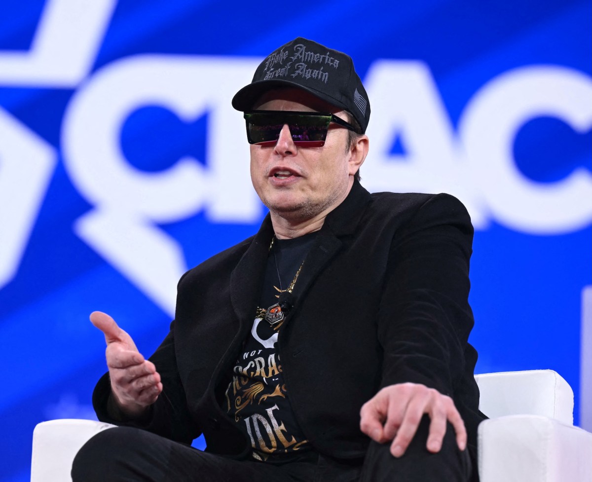 musk cpac sunglasses doge Grok 4 seems to consult Elon Musk to answer controversial questions
