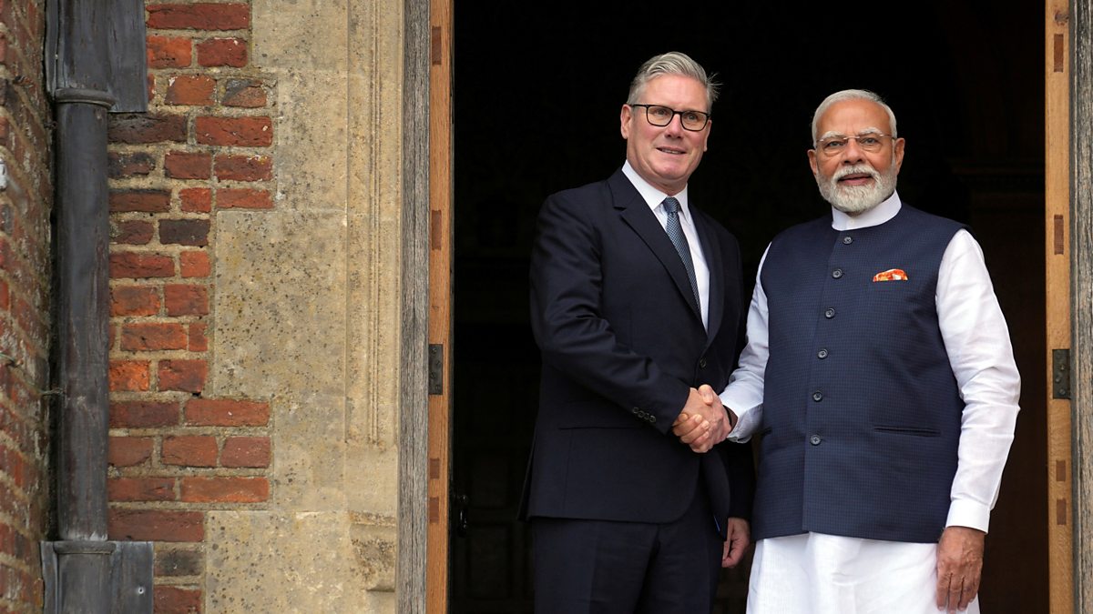 p0ls01fs Starmer and Modi Sign £6bn India-UK Trade Deal