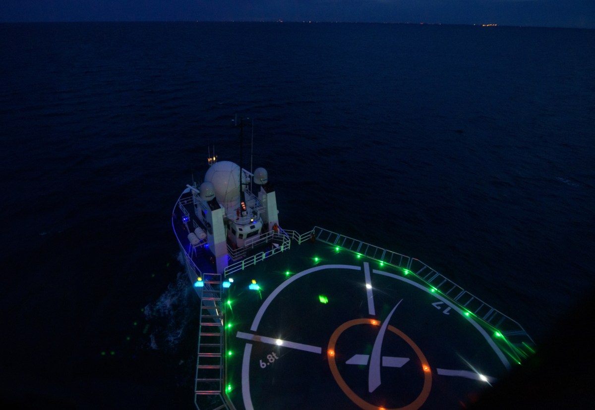 spacex dragon crew emergency evacuation rehearsal nhq201908150008 48558950441 o SpaceX faces two new lawsuits alleging safety‐related retaliation