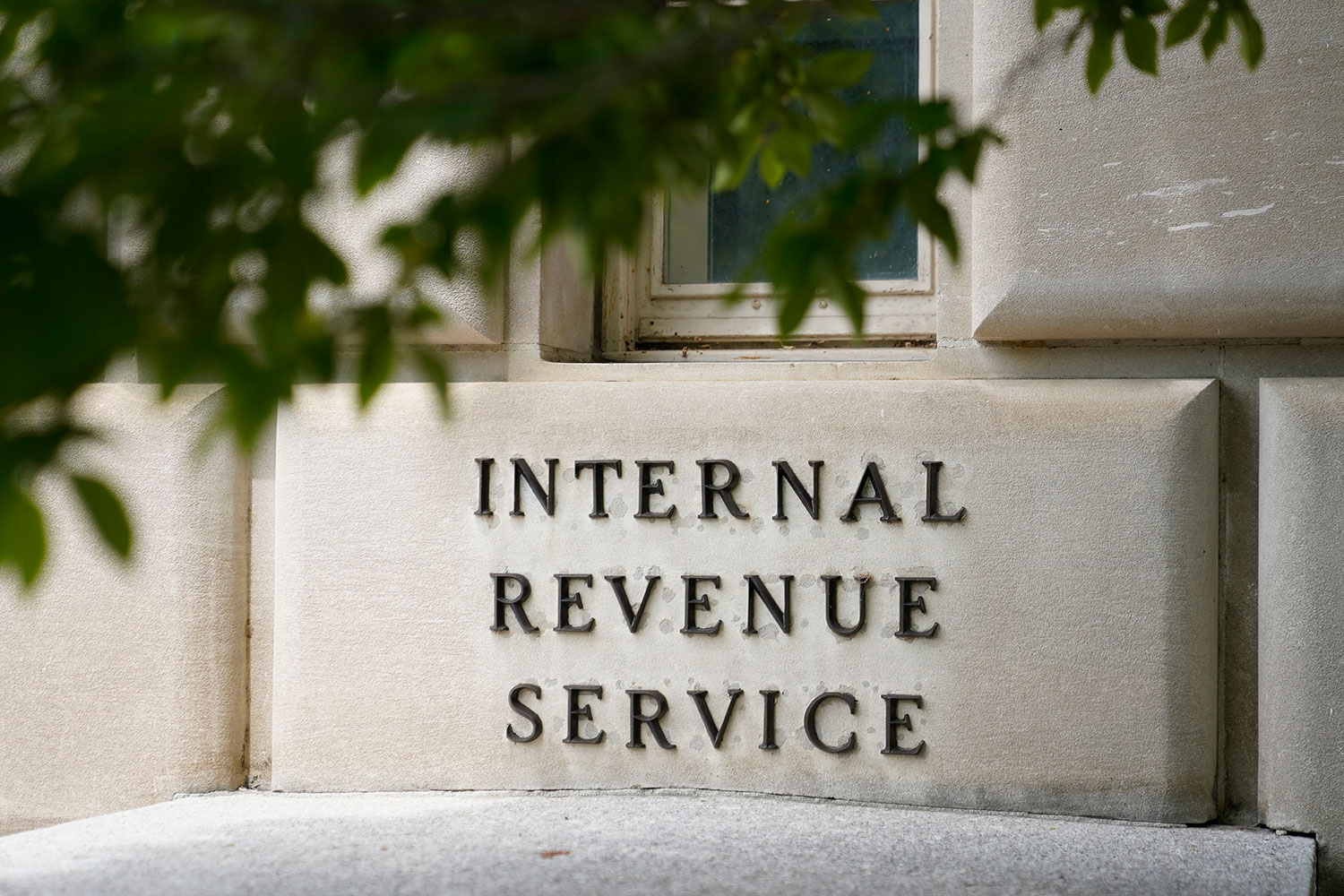 webAP25175850977210 Despite tempest over a tax exemption, Trump's IRS keeps Johnson Amendment intact
