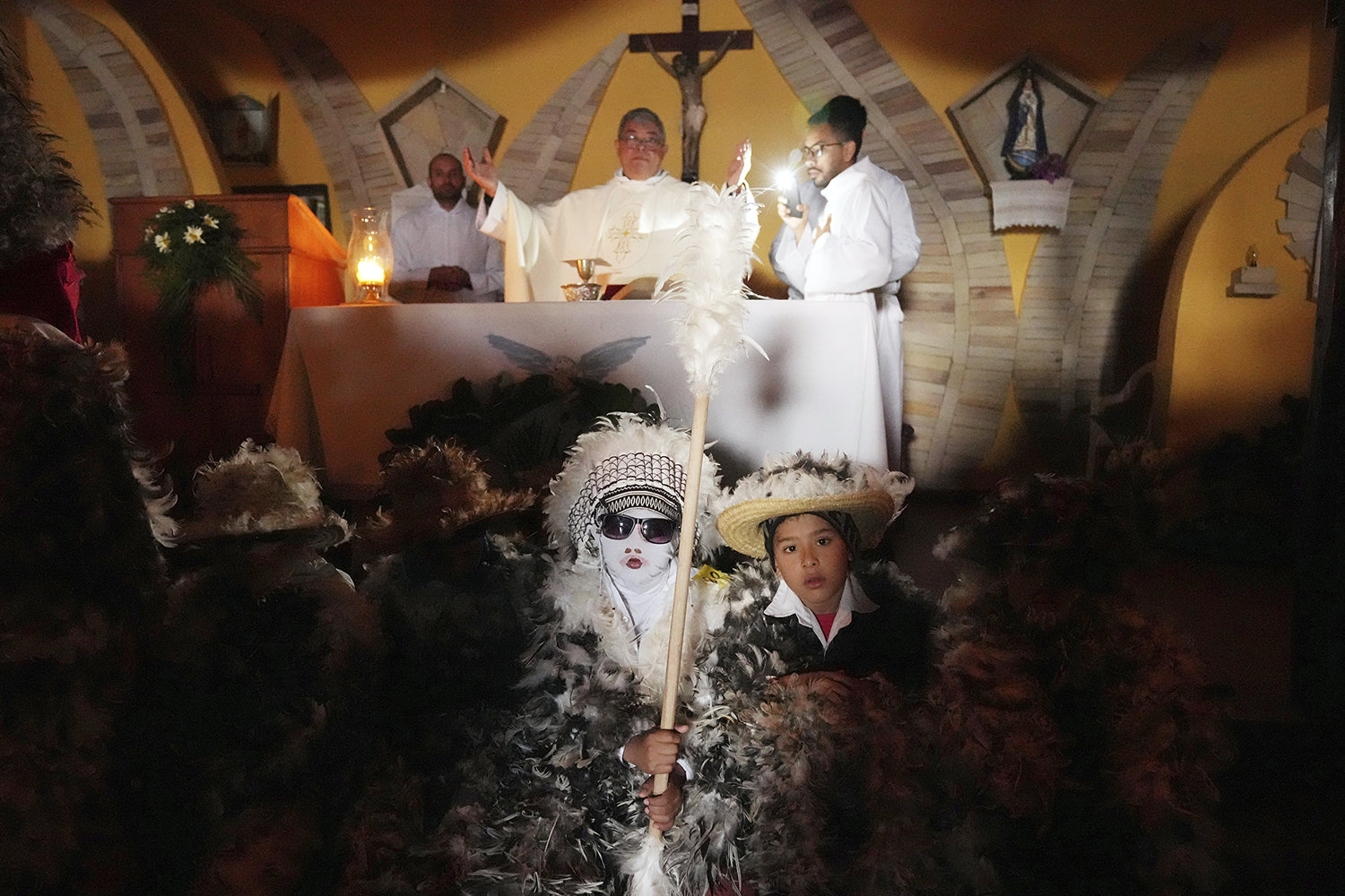 webAP25206025266753 Photos of the Week: Saint festival in feathers, Army chaplains