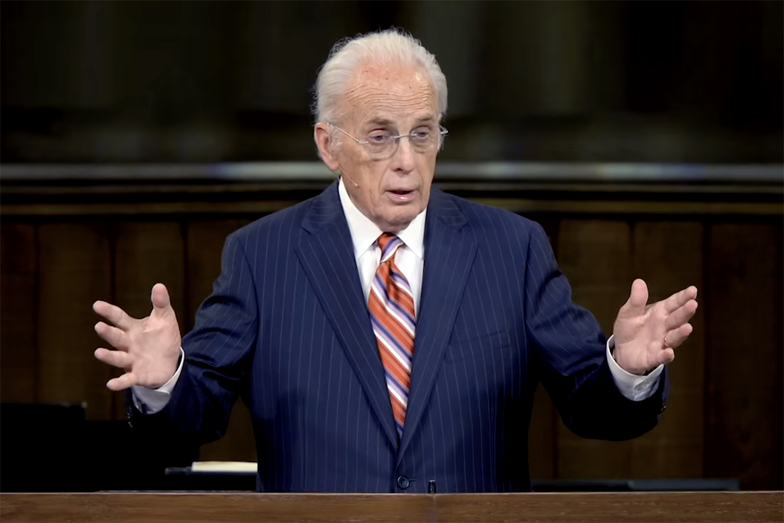 webRNS John MacArthur1 John MacArthur, megachurch pastor and voice of 'Grace to You' radio ministry, has died