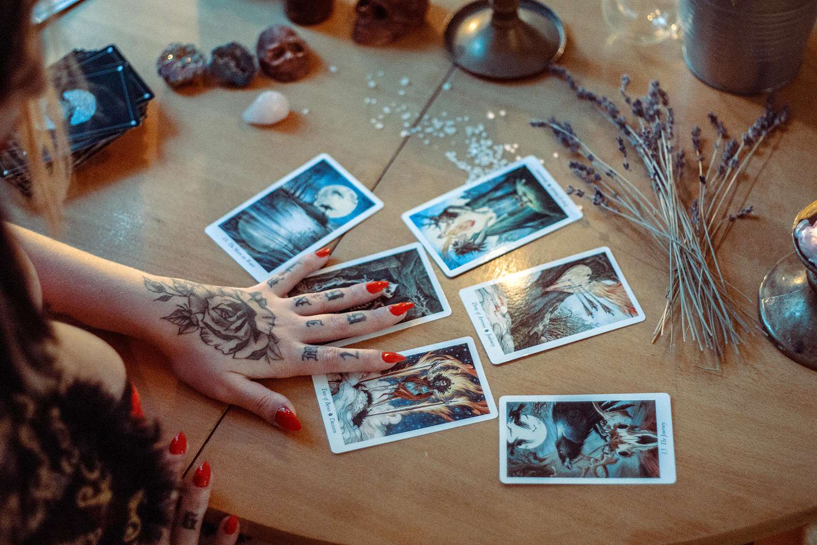 webRNS Tarot Reading1 Why some 'exvangelicals' are turning to tarot reading