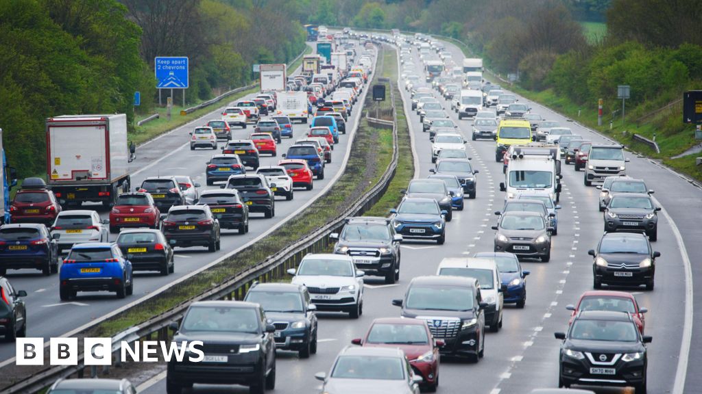 0943f910 7ce5 11f0 8302 b340557d621c Travellers warned of road and rail delays