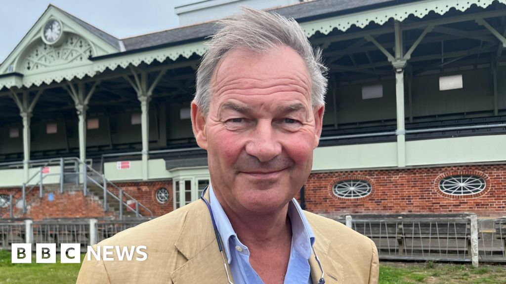 11700300 7429 11f0 ab85 c1ec8d2f110b Rupert Lowe mistakes charity rowers for 'illegal migrants'