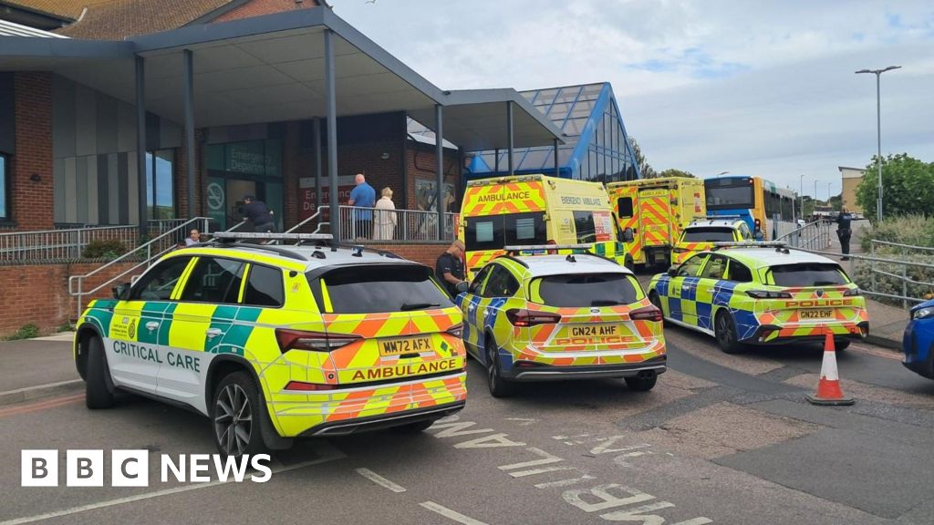 17e82070 7436 11f0 876e 092c0a90f4e0 Boy, 4, dies after being hit by bus outside Margate hospital