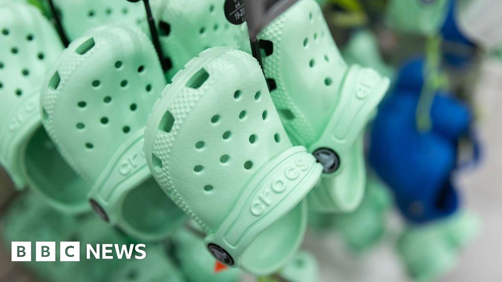 211081b0 73ff 11f0 b856 9797d1986500 Crocs shares plummet as US shoppers rein in spending