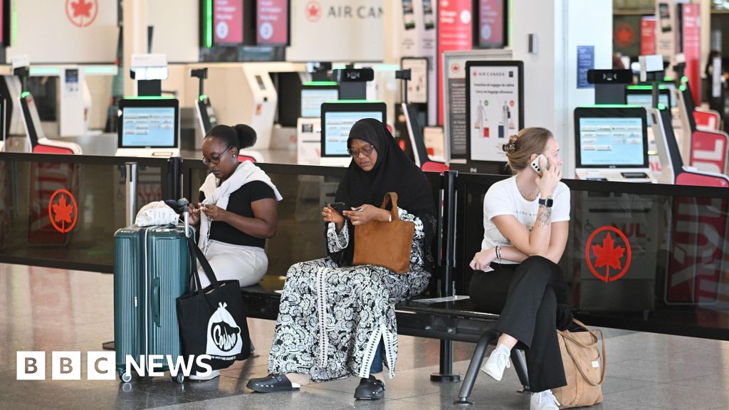 21e18300 7d23 11f0 ab3e bd52082cd0ae Air Canada to resume flights after deal struck with union