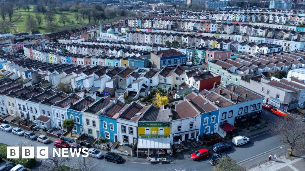 445a96d0 7c54 11f0 adbd f7cd4f760c3f 'Unaffordable' Bristol rents rise to more than a third of income