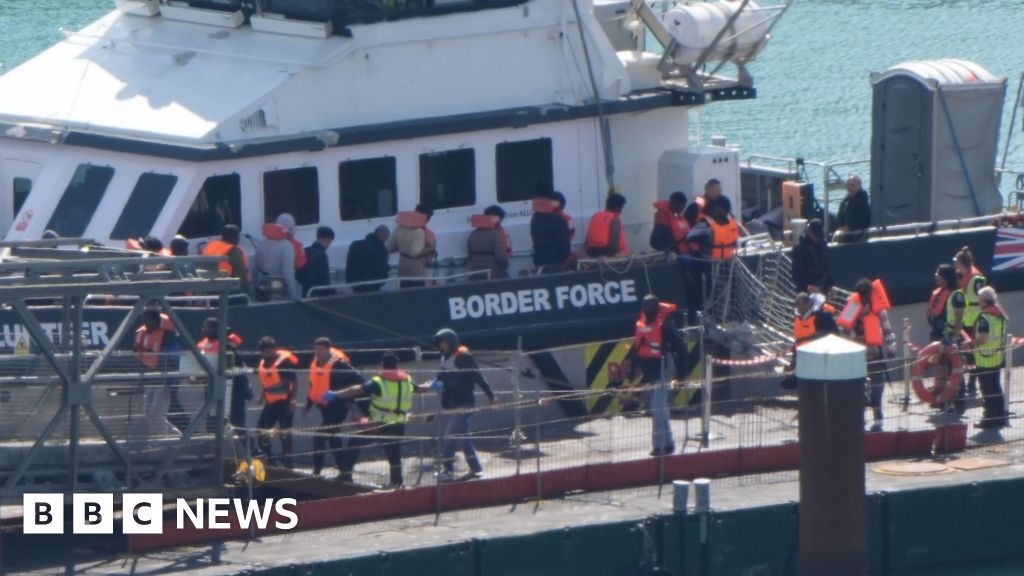 5e4aafa0 75c7 11f0 b35c 7f9f8a7a19db More than 400 migrants brought to shore at Dover