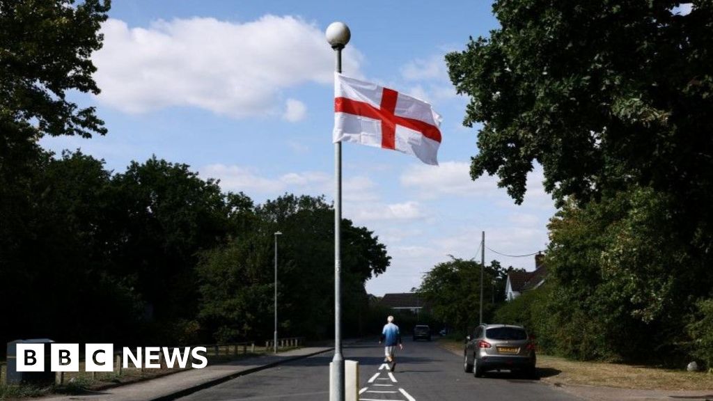 5e6e2900 8042 11f0 83cc c5da98c419b8 The questions about St George's and union jack flags lining British streets