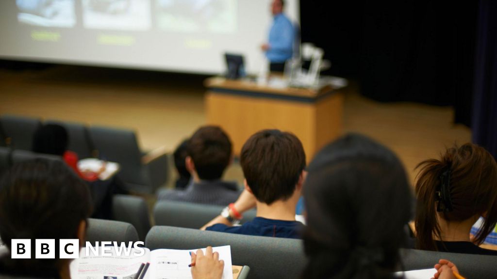 71f58e60 6ecb 11f0 b172 55e938a4abab Chinese university students told to spy on classmates, report says