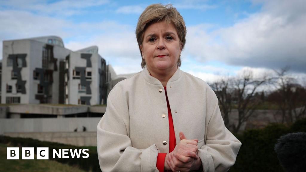 73a64dc0 7480 11f0 87bb 670113ba930c Nicola Sturgeon memoir describes arrest as 'worst day of my life'