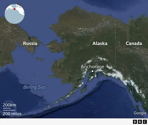 Why are Trump and Putin meeting in Alaska? Map showing Alaska, Canada, and Russia with the Bering Sea in between. Anchorage is marked in southern Alaska. The map highlights how Alaska and Russia are geographically close, separated by only a narrow stretch of water. An inset globe in the top left shows the region’s location in the northern Pacific