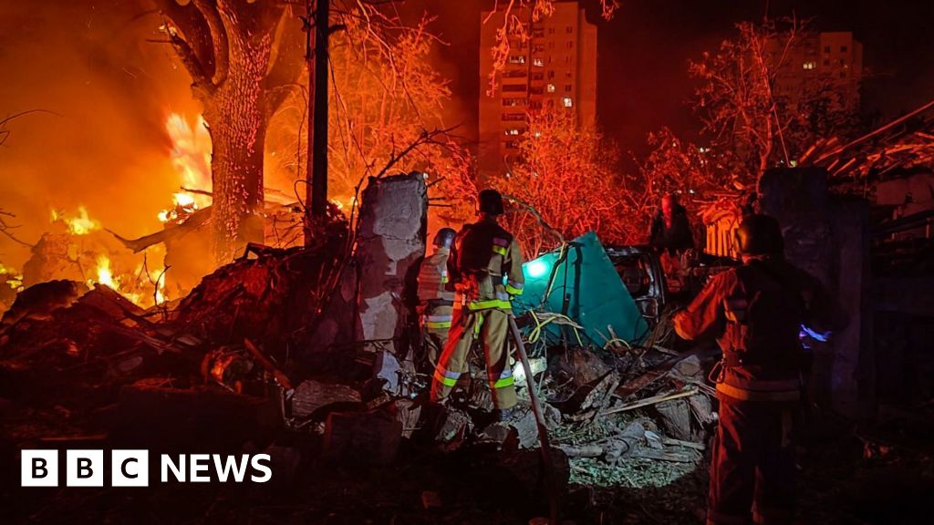 82905700 701f 11f0 89ea 4d6f9851f623 Ukraine and Russia strikes hit homes and oil depot near Black Sea