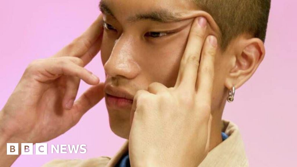 84ef5fa0 7be6 11f0 bc9c 51b56f9b1a90 Swatch apologises for 'slanted eyes' ad after uproar in China