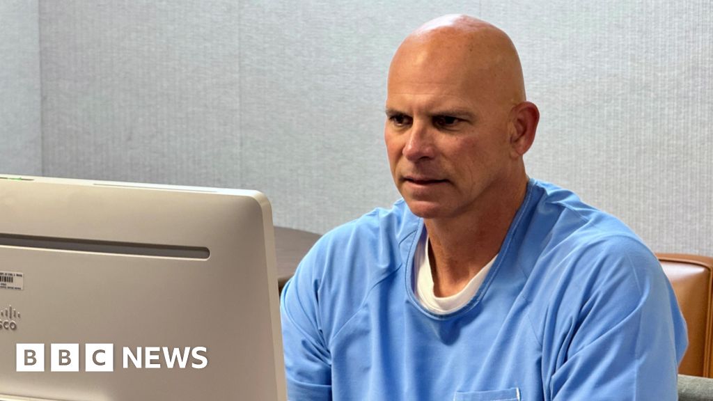 afe8a570 7fd0 11f0 893d 33949e3f20bd Lyle Menendez joins brother, denied parole in parents' LA killing