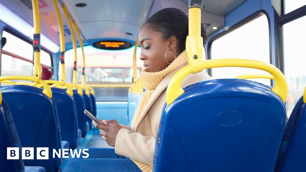b1edfdf0 7762 11f0 ab98 99f31d28fdf9 Call for free bus travel to help under-22s into work