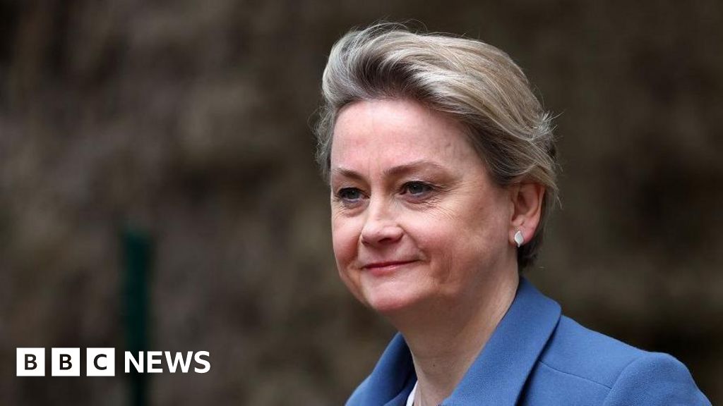 b614ae70 7aea 11f0 a6d0 432733abd1f3 Yvette Cooper defends Palestine Action ban as 60 more faces charges