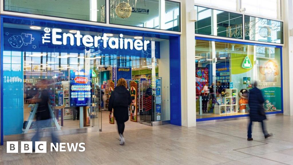ba529aa0 7465 11f0 b68a b967fcd30e9d Entertainer founder gives toy shop chain to staff