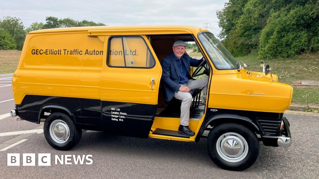 d51fb4c0 7461 11f0 aa65 13a77a32934c Beloved by bands and bank robbers, the Ford Transit turns 60