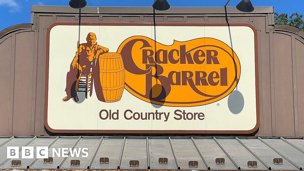 d61e1d50 82d8 11f0 b182 350836e22468 Cracker Barrel scraps new logo after backlash