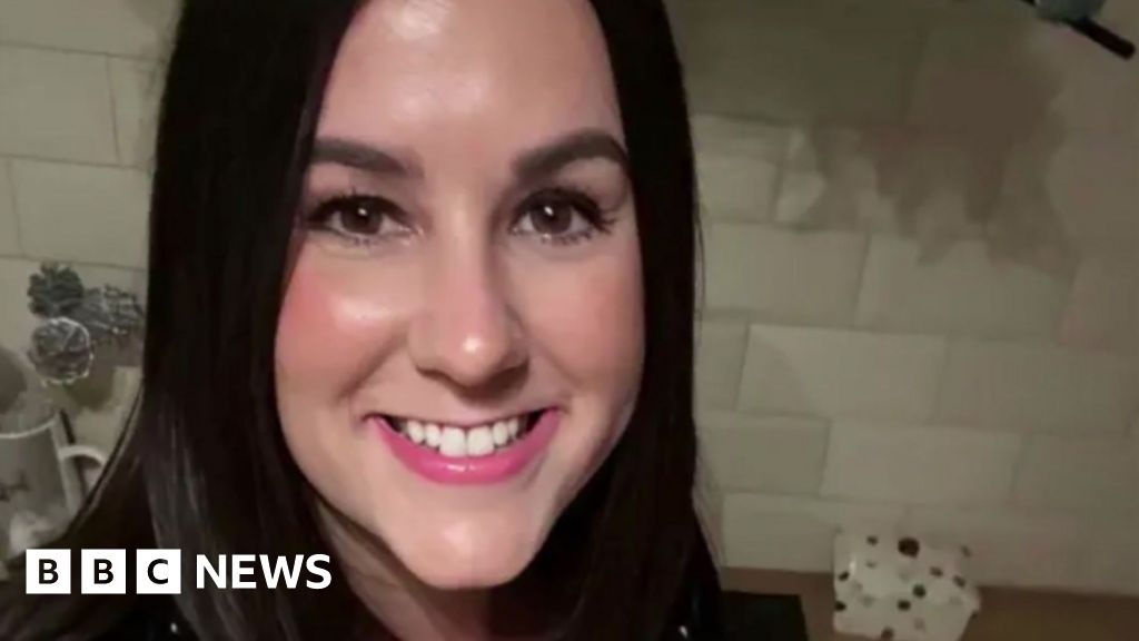 e9f99a70 7e78 11f0 ab3e bd52082cd0ae Lucy Connolly released from prison after race hate post on X