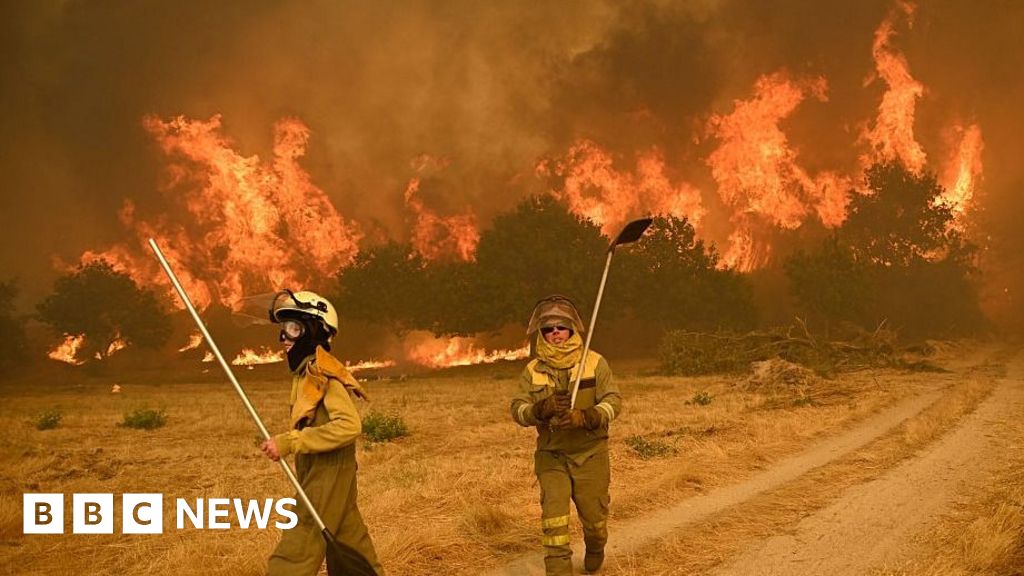 ffd09c90 7ae0 11f0 a34f 318be3fb0481 Wildfires rage in Spain and Portugal as heatwave continues