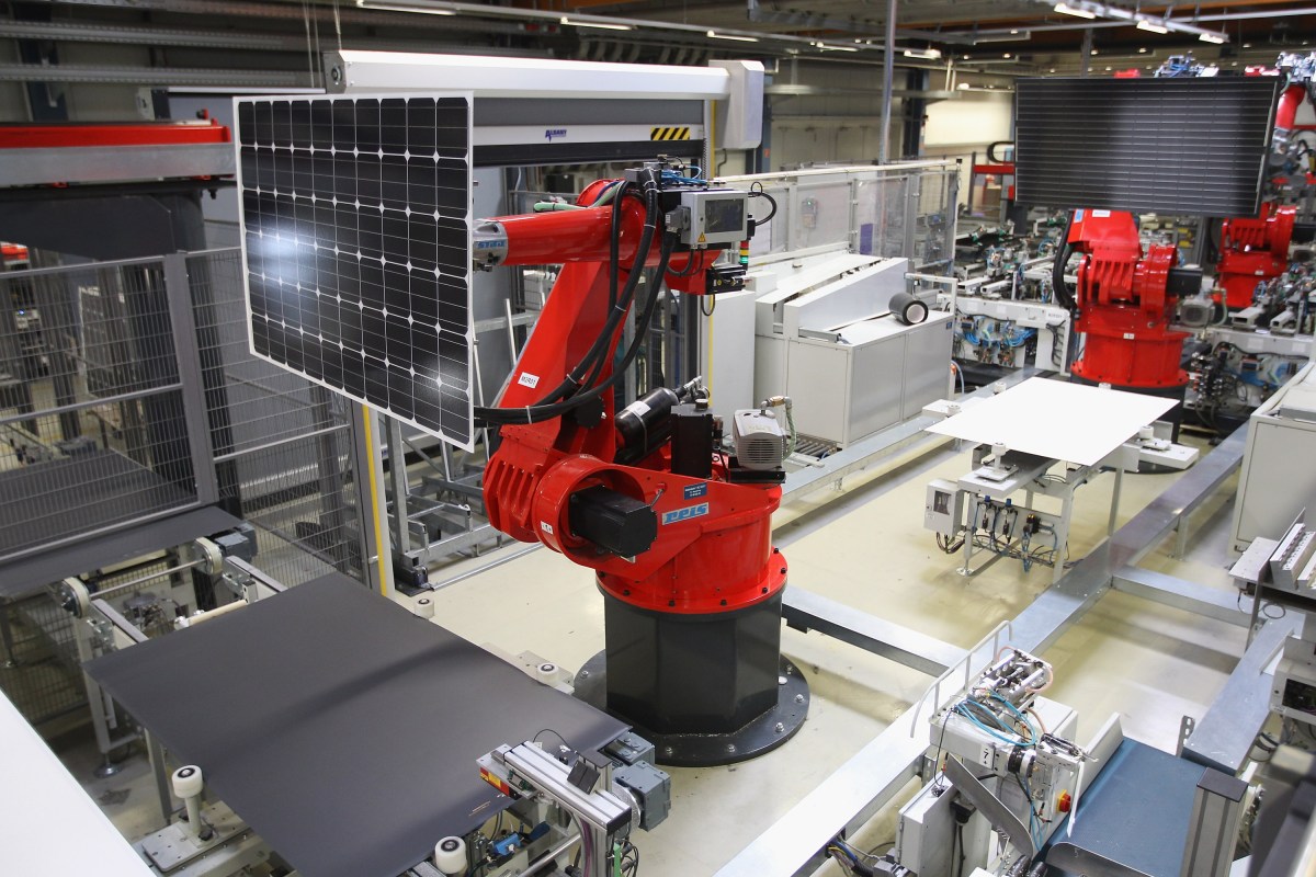 gettyimages 151868975 US manufacturing investment stumbles as clean tech cancellations pile up