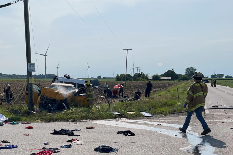 main 13 6 people dead after a truck crashed into a van carrying members of an Amish group in Michigan