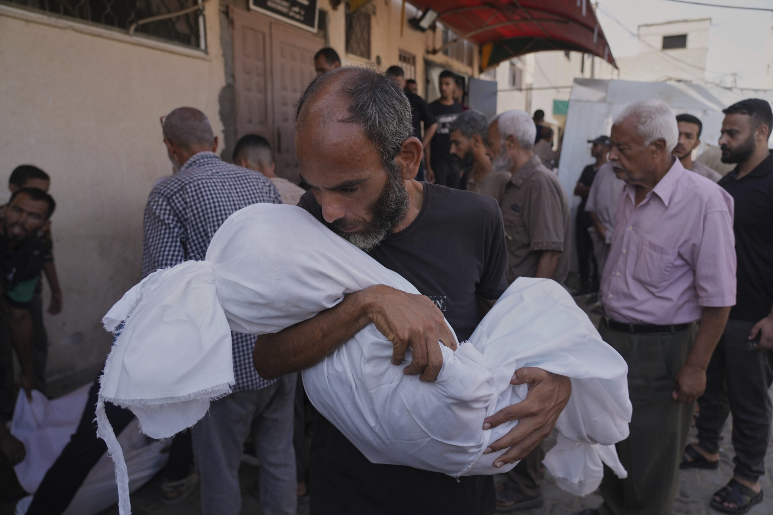main v01 6 scaled Qatar urges a Gaza ceasefire after a 'positive response' from Hamas