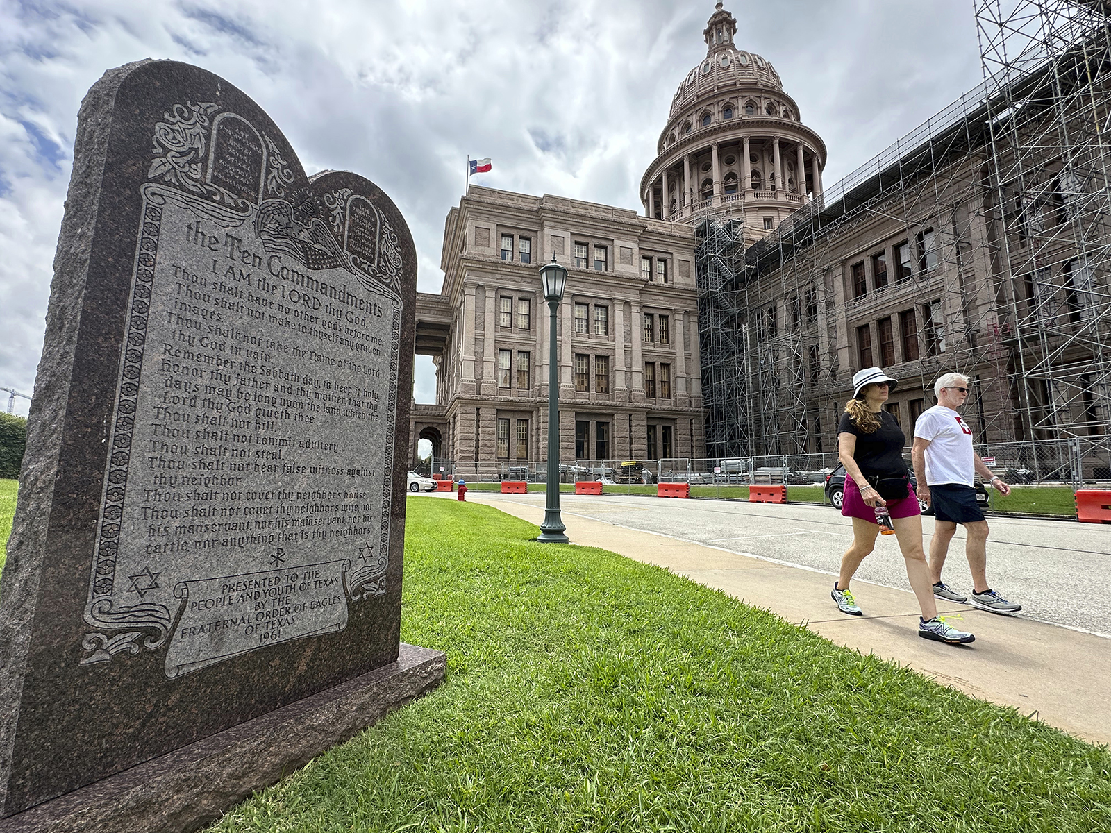 webRNS Ten Commandments Judge halts Texas law requiring Ten Commandments in schools