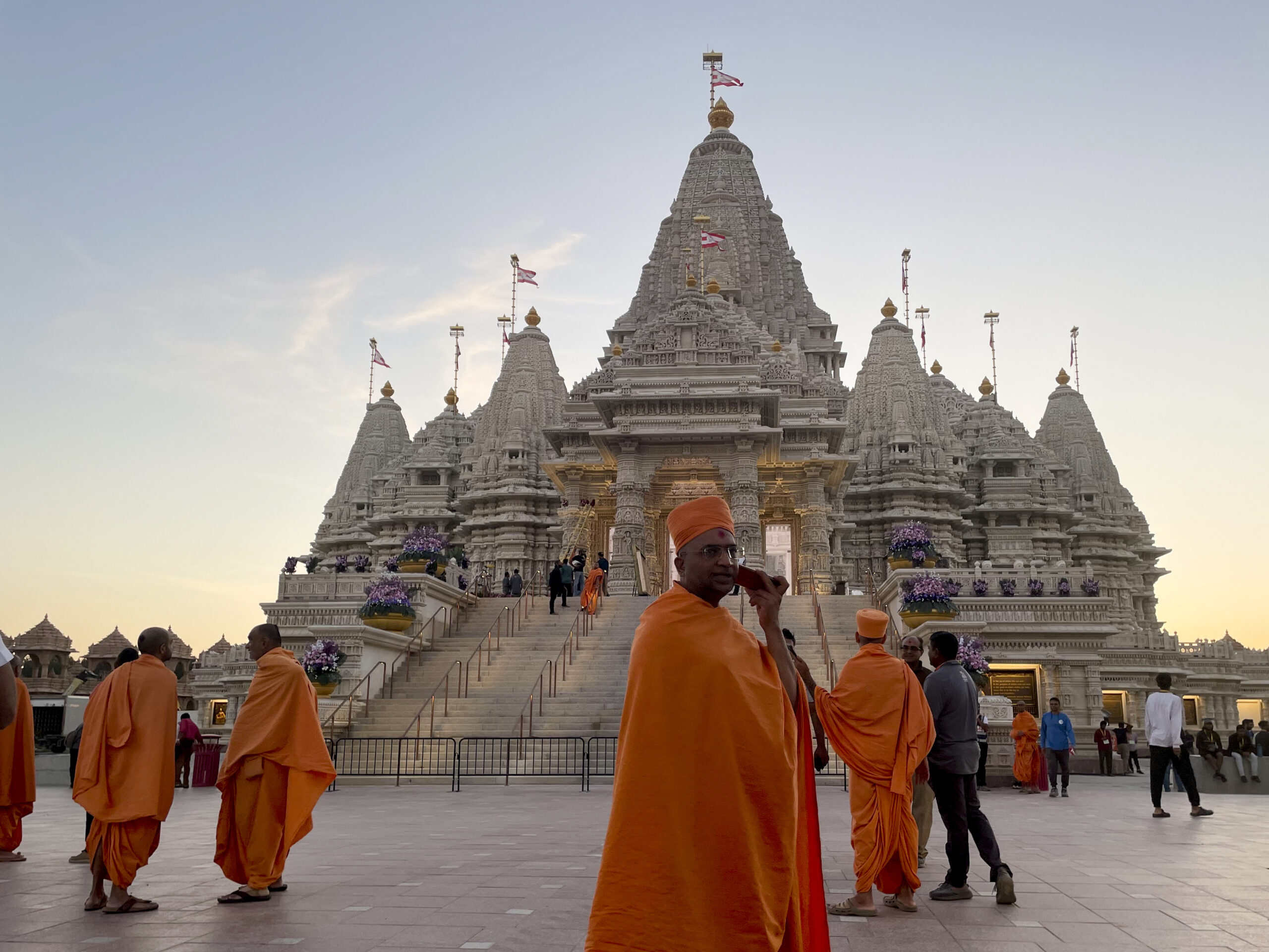 1758926764 main v01 1 scaled A federal probe into US's largest Hindu temple leaves questions for minority faiths