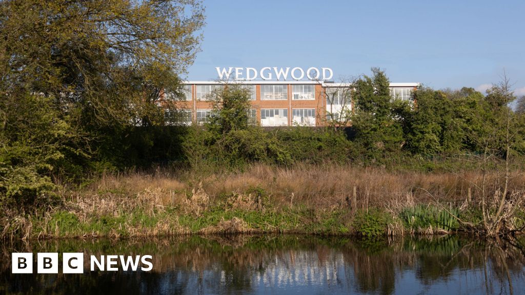 2ee0f300 92dc 11f0 84c8 99de564f0440 Staffordshire's Wedgwood factory in 90-day pause after low demand