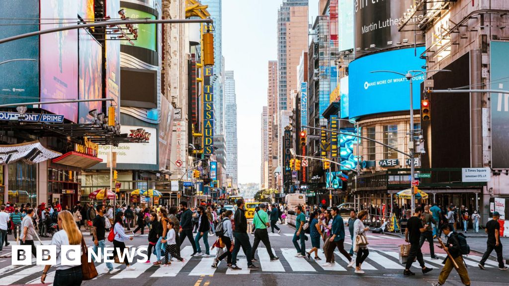 3cb41b00 9a21 11f0 89b7 f92e020b4774 US economic growth revised up on strong consumer spending