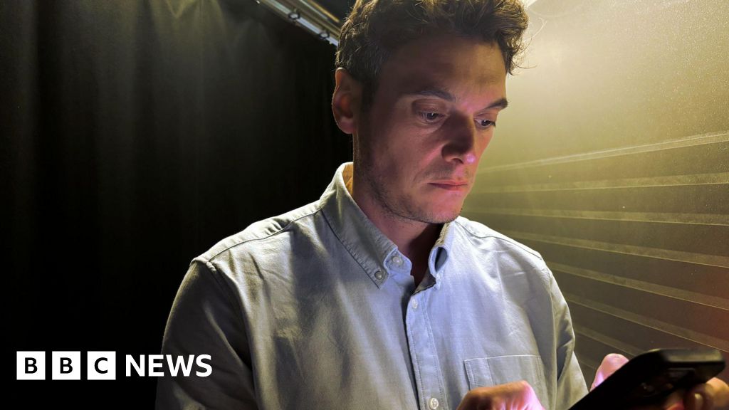 41344ff0 9784 11f0 a4bc e5c9e246a537 Criminals offer reporter money to hack BBC