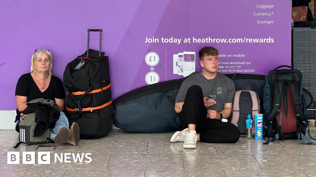 42744a10 96c0 11f0 90f2 5f87cb020b24 Airports brace for second day of disruption