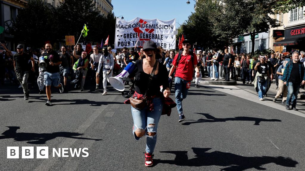 49ed7770 9496 11f0 84c8 99de564f0440 Workers across France strike over budget cut plans