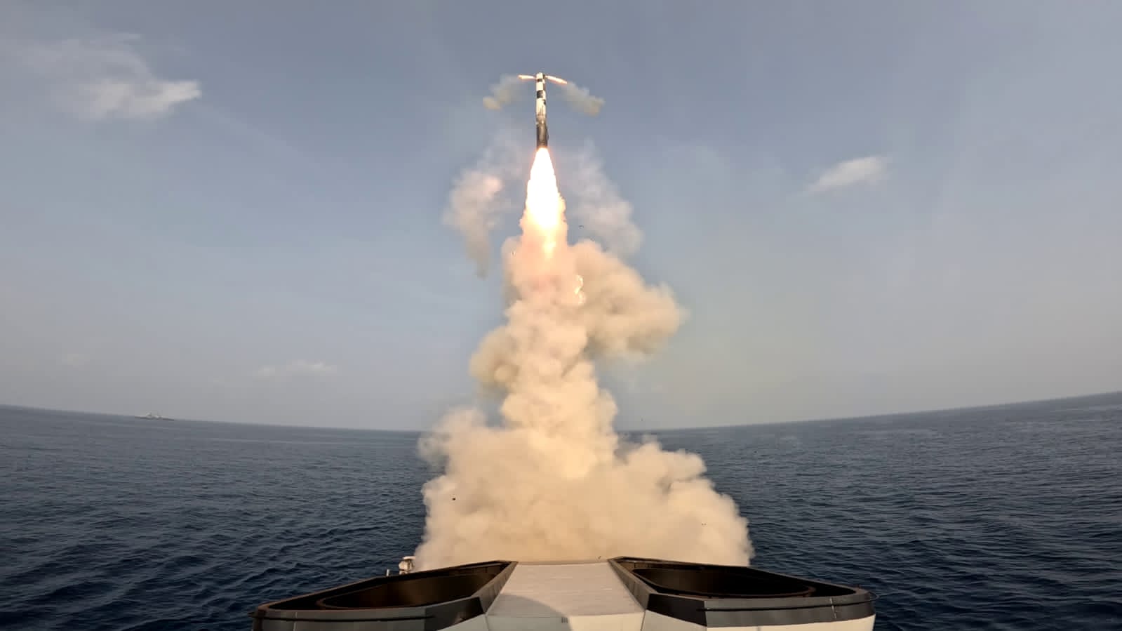 India Set To Deliver 3rd Batch Of Missiles To Philippines; U.S. NMESIS, Typhon Add To China’s Woes BRAHMOS MISSILE