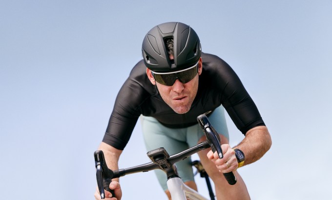 Oakley Meta Vanguard Lifestyle3 Meta unveils its new Oakley Meta Vanguard smart glasses for athletes