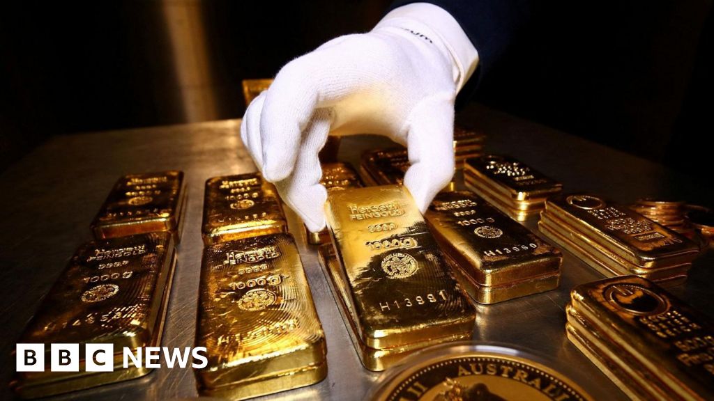 ff9ee8b0 87da 11f0 9457 214de3f1fa91 Gold price hits record high as investors seek safety