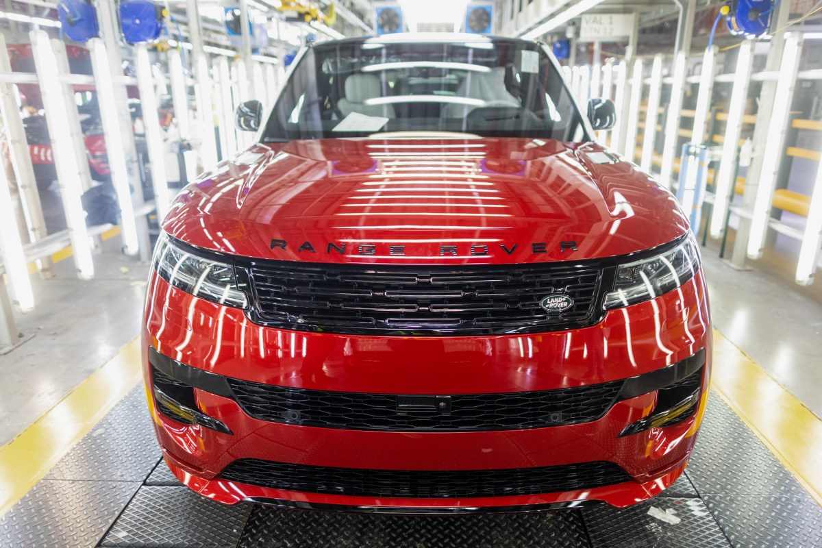 jaguar land rover factory Jaguar Land Rover to pause production for third week due to cyberattack 