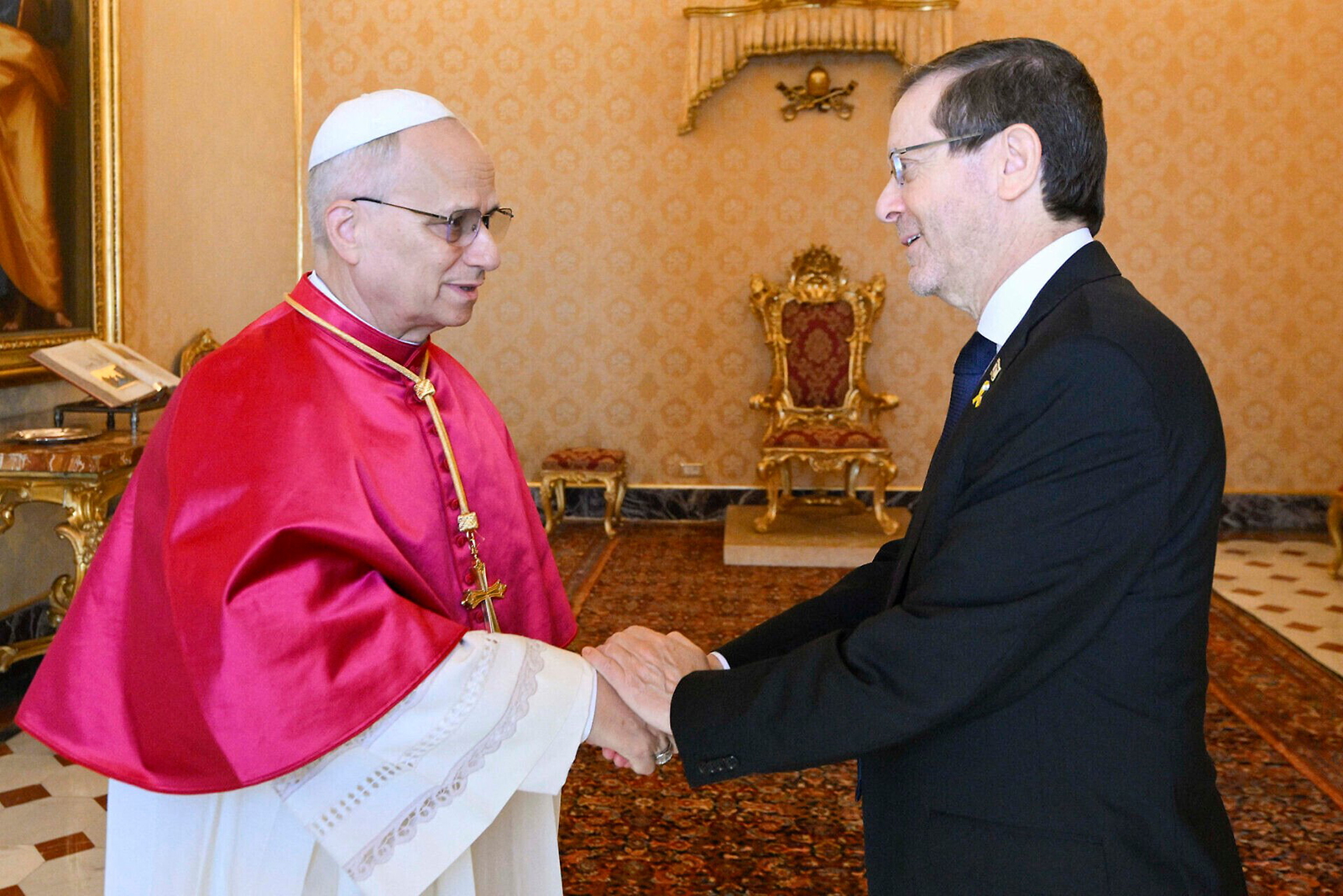 webRNS Leo Herzog1 At Vatican meeting, Pope Leo and Israeli President Herzog urge hostage release, ceasefire