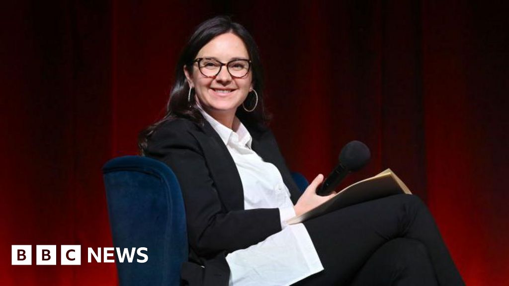 6aaf9dc0 a2c0 11f0 8b38 691926760cd4 Ex-New York Times writer to lead CBS after Paramount deal